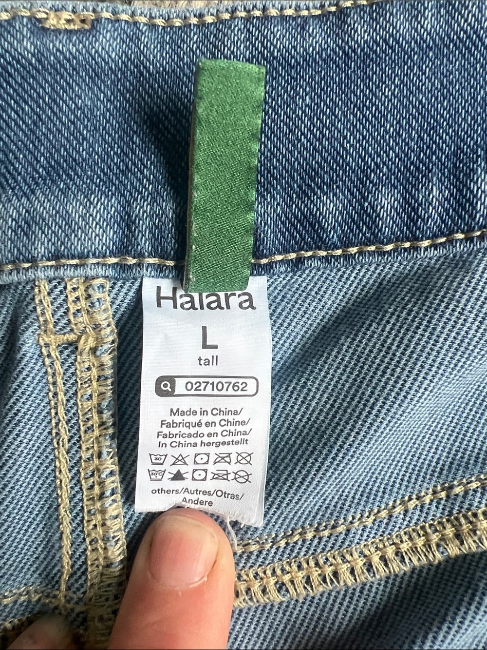 HALARA Blue Women's Slim Straight Jeans with Tan Stitching